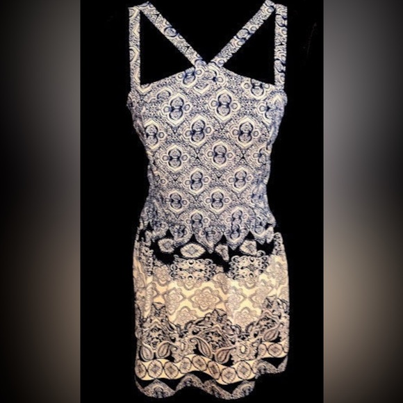 NWT Lightweight, lined dress - Picture 9 of 9